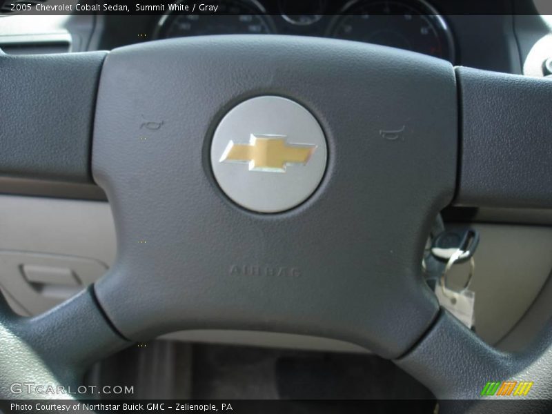 Summit White / Gray 2005 Chevrolet Cobalt Sedan