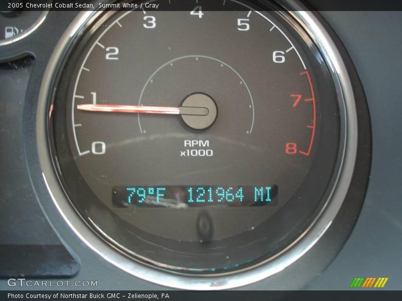 Summit White / Gray 2005 Chevrolet Cobalt Sedan