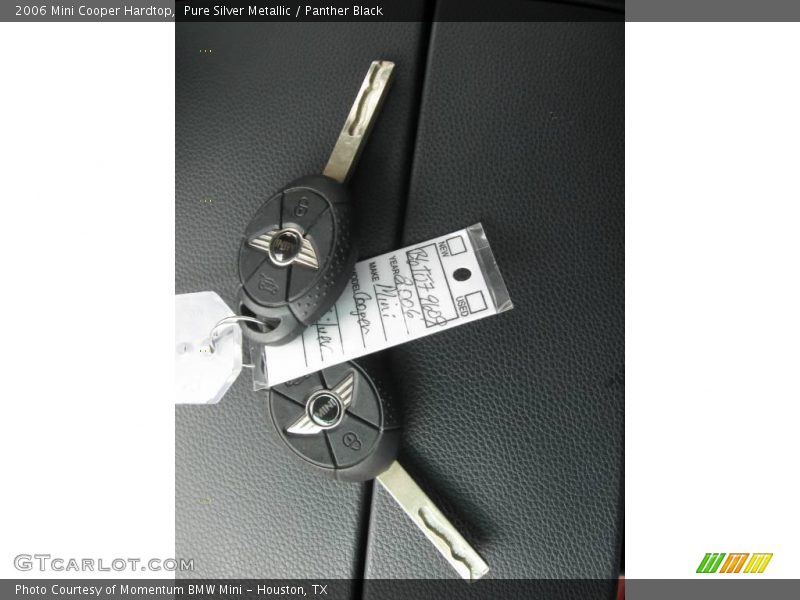 Pure Silver Metallic / Panther Black 2006 Mini Cooper Hardtop
