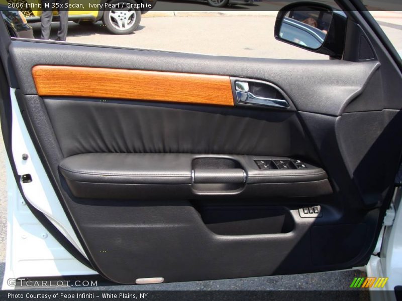 Ivory Pearl / Graphite 2006 Infiniti M 35x Sedan