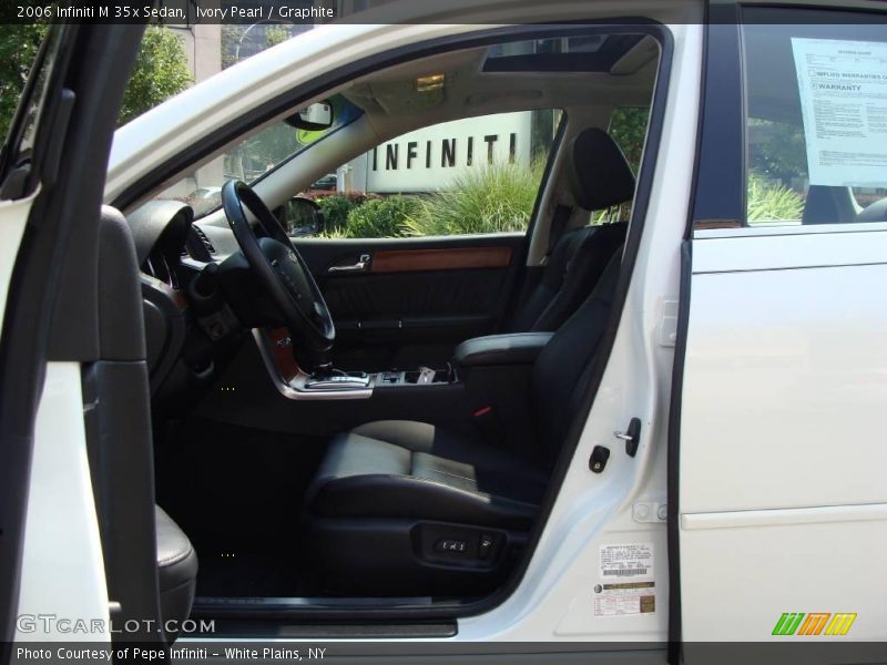 Ivory Pearl / Graphite 2006 Infiniti M 35x Sedan
