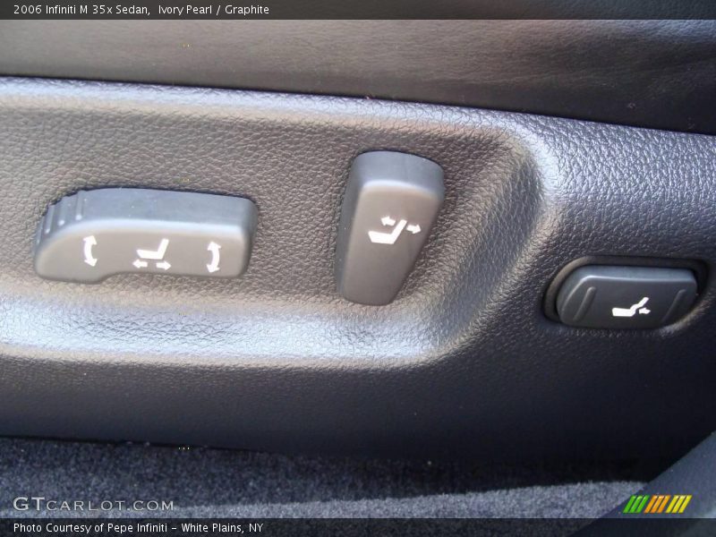 Ivory Pearl / Graphite 2006 Infiniti M 35x Sedan