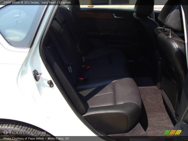 Ivory Pearl / Graphite 2006 Infiniti M 35x Sedan