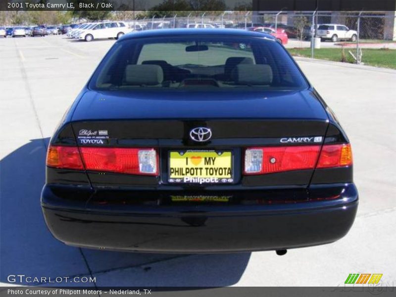 Black / Oak 2001 Toyota Camry LE