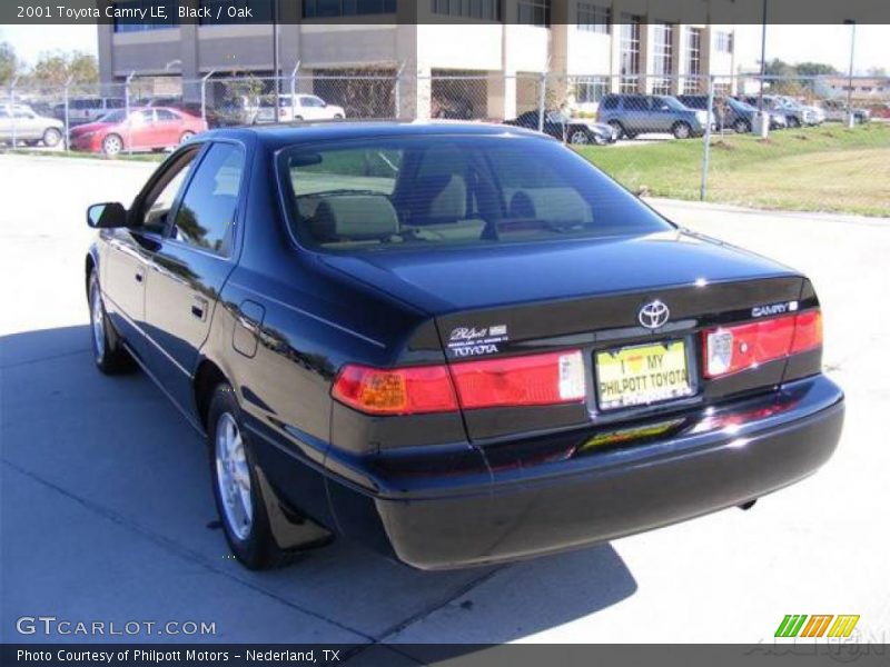Black / Oak 2001 Toyota Camry LE
