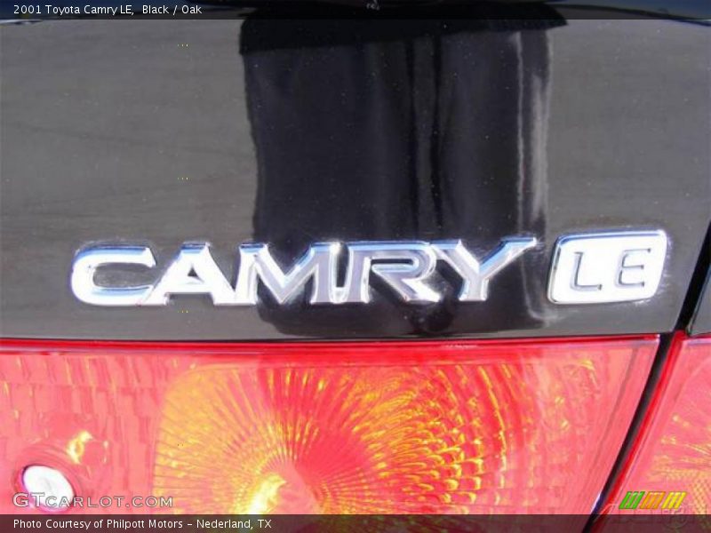 Black / Oak 2001 Toyota Camry LE