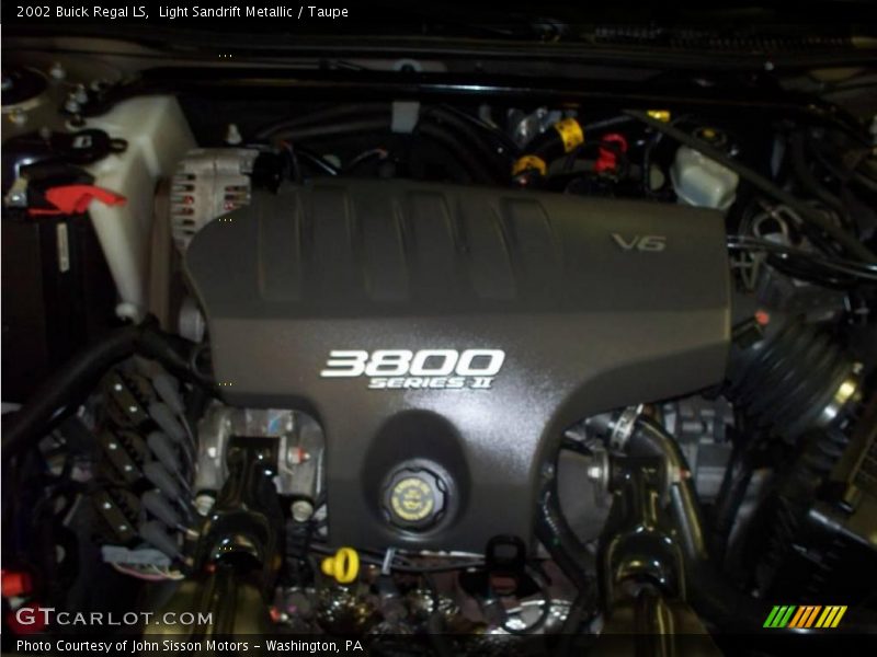 Light Sandrift Metallic / Taupe 2002 Buick Regal LS
