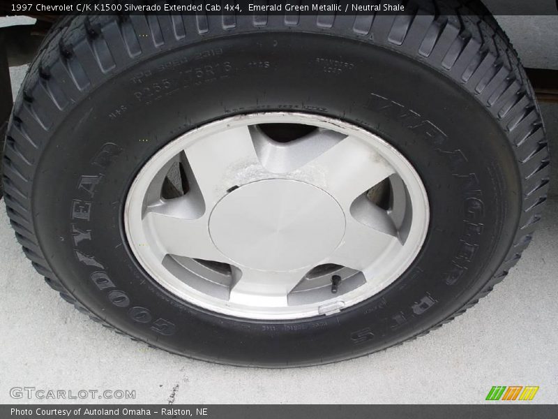 Emerald Green Metallic / Neutral Shale 1997 Chevrolet C/K K1500 Silverado Extended Cab 4x4