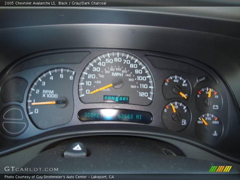 Black / Gray/Dark Charcoal 2005 Chevrolet Avalanche LS