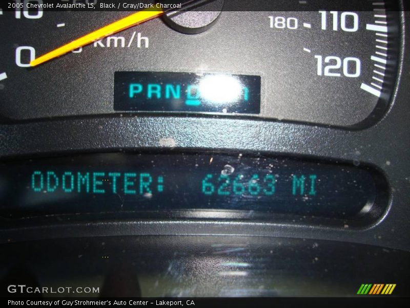 Black / Gray/Dark Charcoal 2005 Chevrolet Avalanche LS