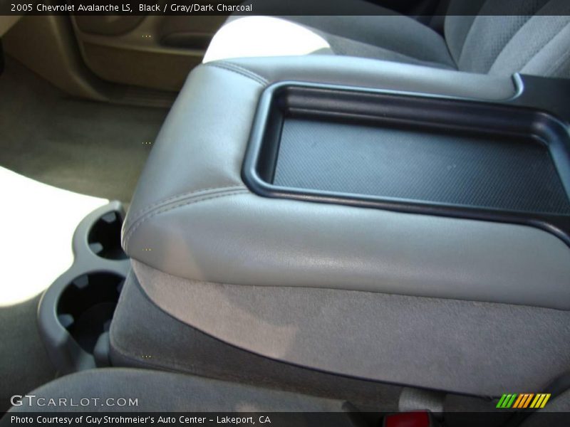 Black / Gray/Dark Charcoal 2005 Chevrolet Avalanche LS