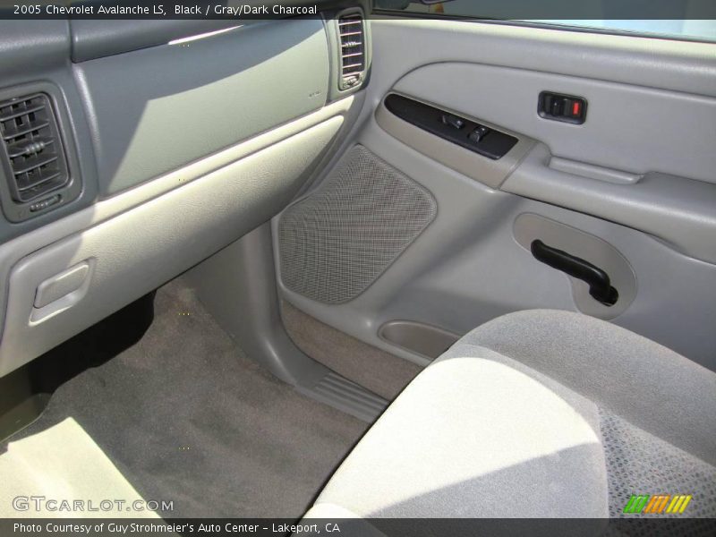 Black / Gray/Dark Charcoal 2005 Chevrolet Avalanche LS