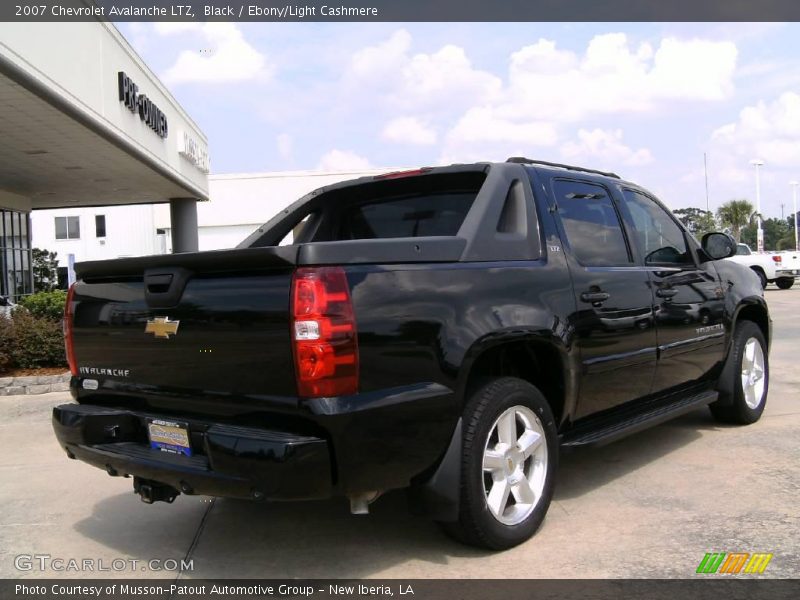 Black / Ebony/Light Cashmere 2007 Chevrolet Avalanche LTZ