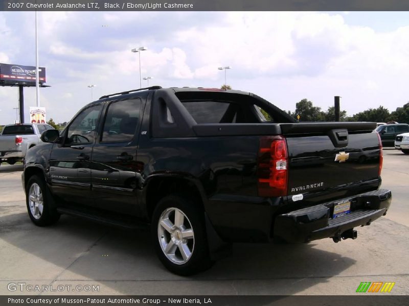 Black / Ebony/Light Cashmere 2007 Chevrolet Avalanche LTZ
