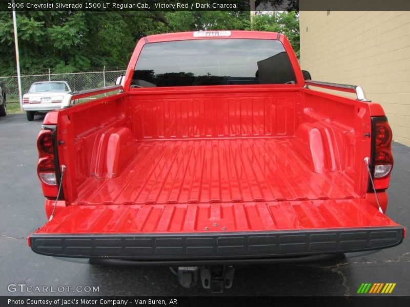 Victory Red / Dark Charcoal 2006 Chevrolet Silverado 1500 LT Regular Cab