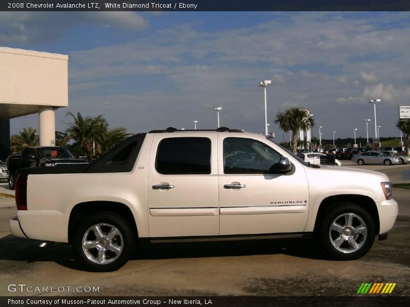 White Diamond Tricoat / Ebony 2008 Chevrolet Avalanche LTZ