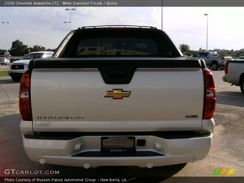 White Diamond Tricoat / Ebony 2008 Chevrolet Avalanche LTZ