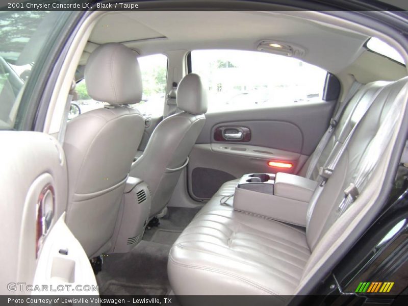Black / Taupe 2001 Chrysler Concorde LXi