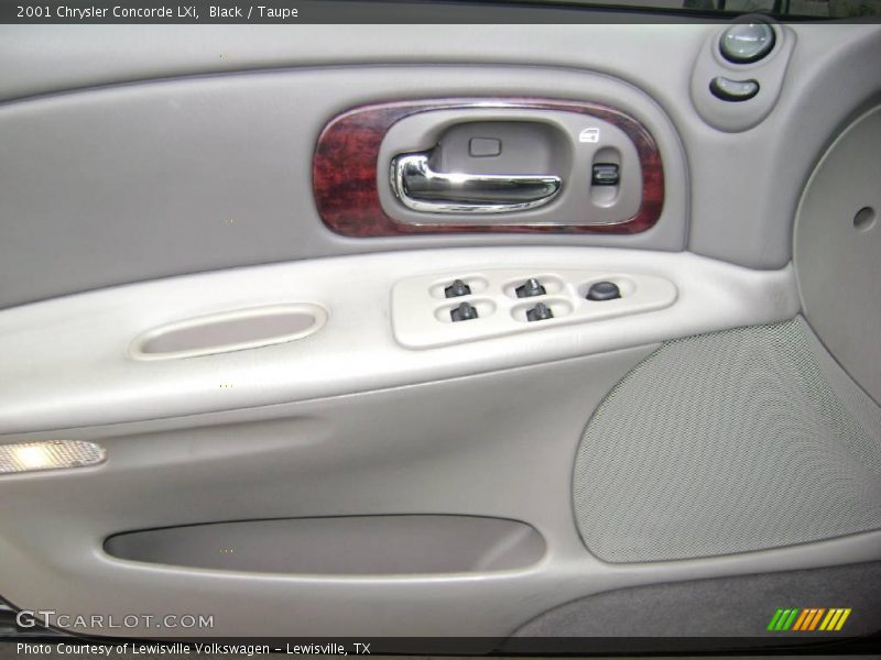 Black / Taupe 2001 Chrysler Concorde LXi