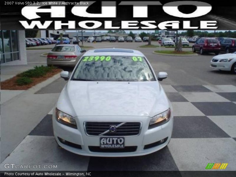 Ice White / Anthracite Black 2007 Volvo S80 3.2