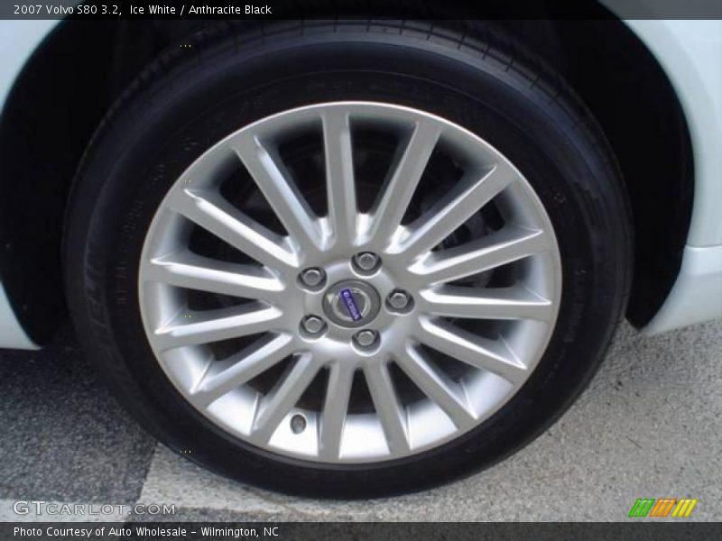 Ice White / Anthracite Black 2007 Volvo S80 3.2