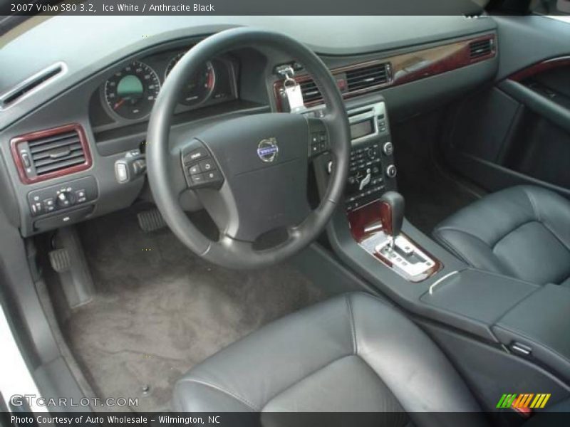 Ice White / Anthracite Black 2007 Volvo S80 3.2