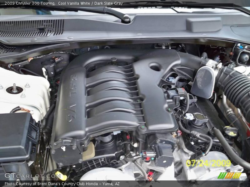 Cool Vanilla White / Dark Slate Gray 2009 Chrysler 300 Touring