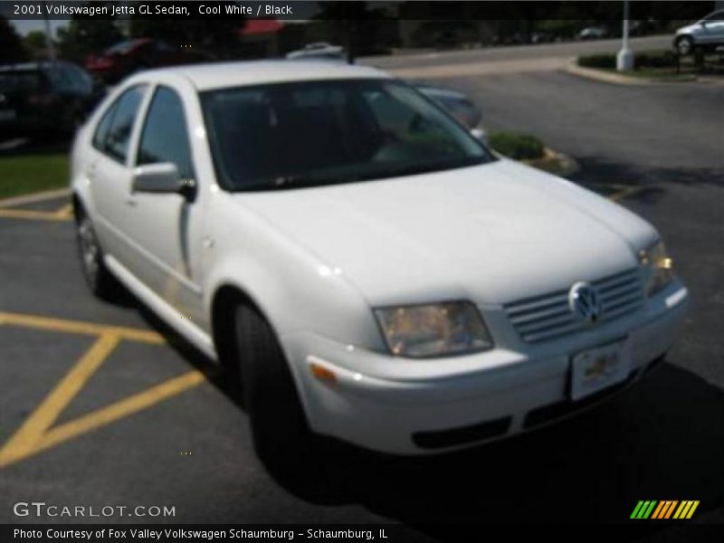 Cool White / Black 2001 Volkswagen Jetta GL Sedan