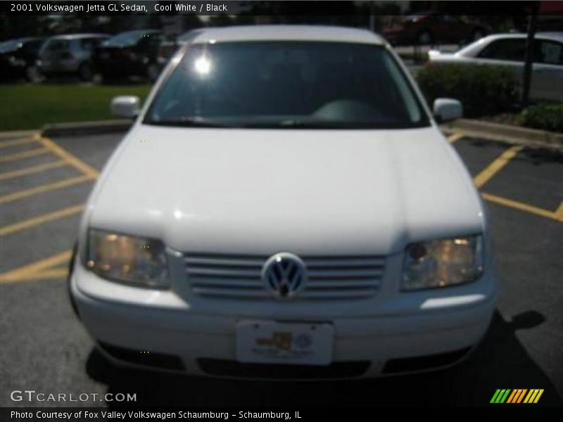 Cool White / Black 2001 Volkswagen Jetta GL Sedan