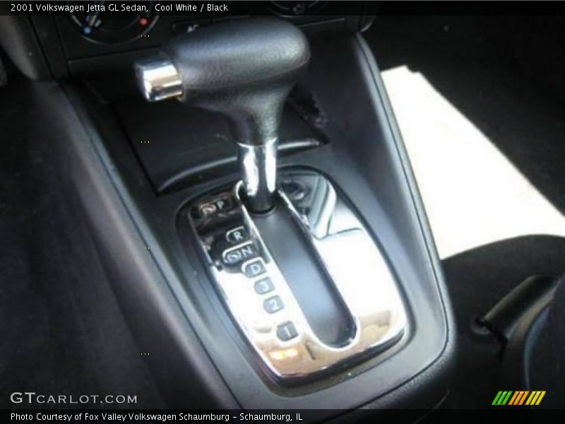 Cool White / Black 2001 Volkswagen Jetta GL Sedan