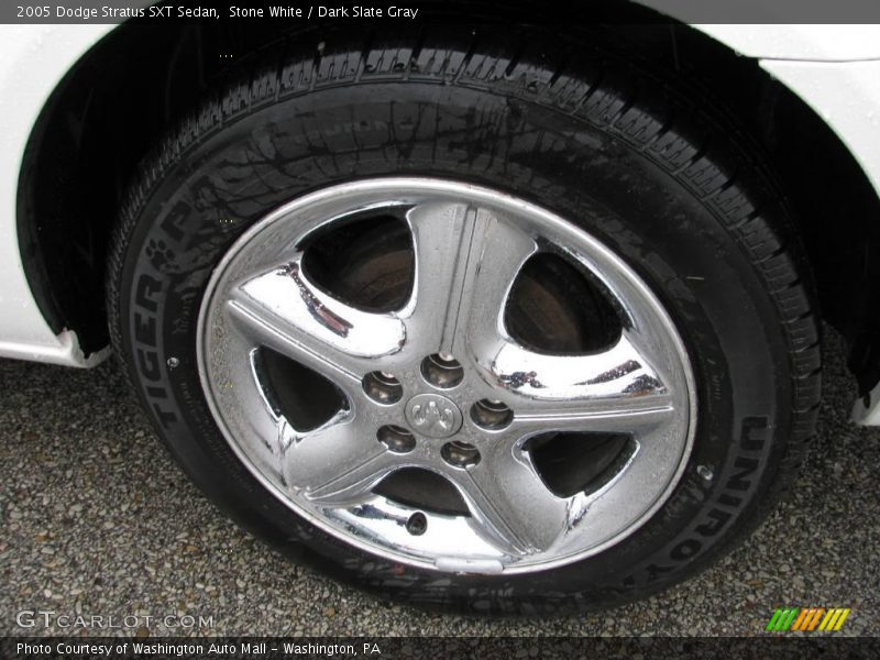 Stone White / Dark Slate Gray 2005 Dodge Stratus SXT Sedan