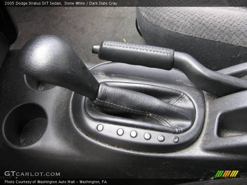 Stone White / Dark Slate Gray 2005 Dodge Stratus SXT Sedan