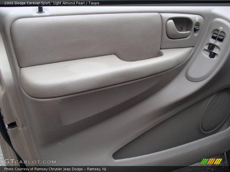 Light Almond Pearl / Taupe 2002 Dodge Caravan Sport