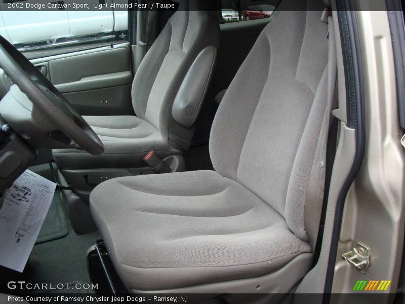 Light Almond Pearl / Taupe 2002 Dodge Caravan Sport