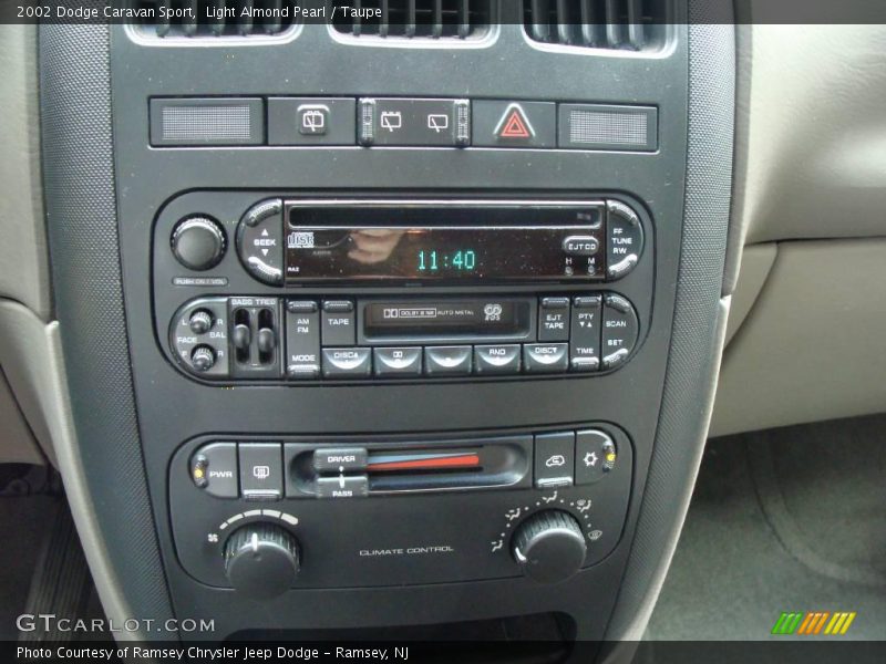 Light Almond Pearl / Taupe 2002 Dodge Caravan Sport