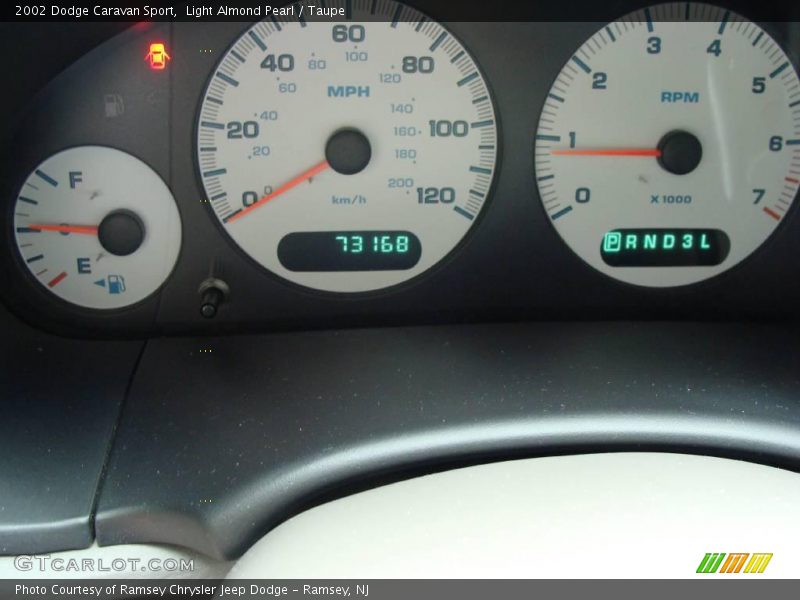 Light Almond Pearl / Taupe 2002 Dodge Caravan Sport