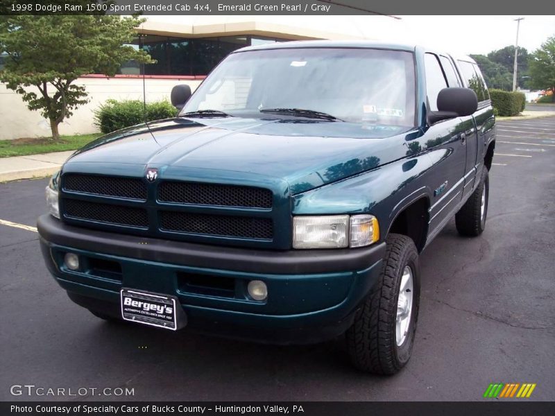 Emerald Green Pearl / Gray 1998 Dodge Ram 1500 Sport Extended Cab 4x4