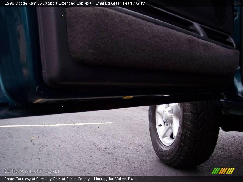 Emerald Green Pearl / Gray 1998 Dodge Ram 1500 Sport Extended Cab 4x4
