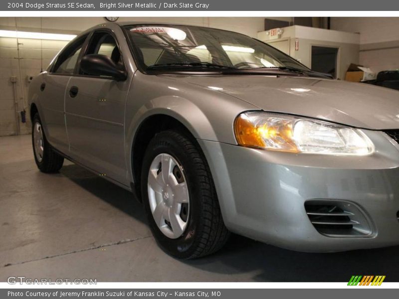 Bright Silver Metallic / Dark Slate Gray 2004 Dodge Stratus SE Sedan