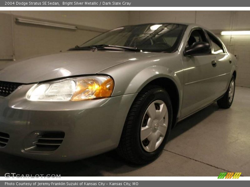 Bright Silver Metallic / Dark Slate Gray 2004 Dodge Stratus SE Sedan