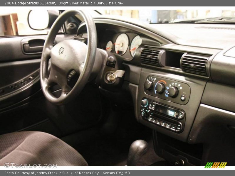 Bright Silver Metallic / Dark Slate Gray 2004 Dodge Stratus SE Sedan