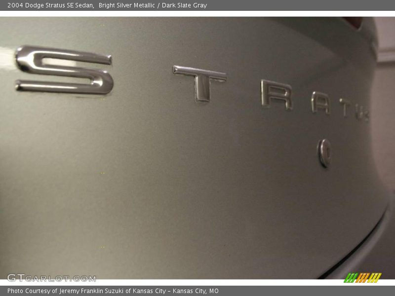 Bright Silver Metallic / Dark Slate Gray 2004 Dodge Stratus SE Sedan