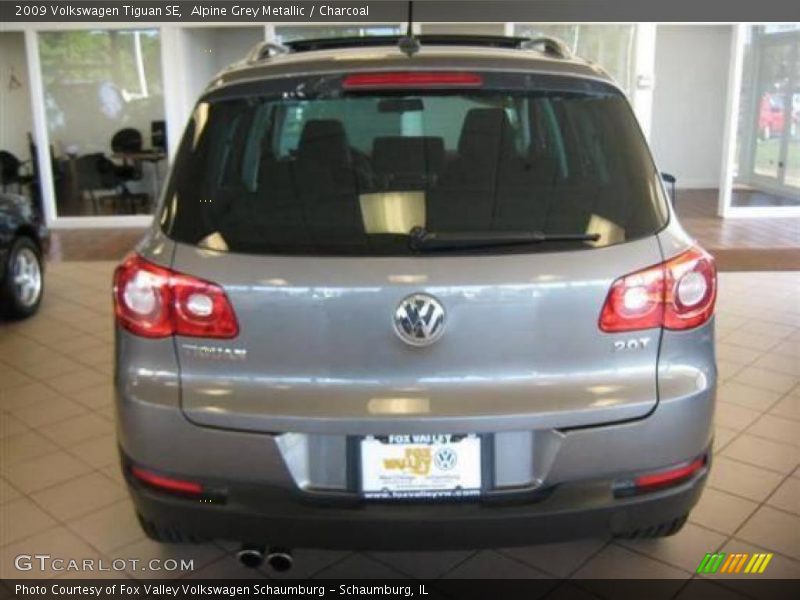 Alpine Grey Metallic / Charcoal 2009 Volkswagen Tiguan SE