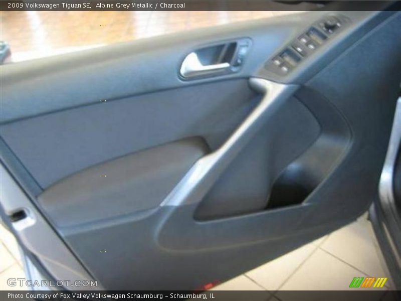 Alpine Grey Metallic / Charcoal 2009 Volkswagen Tiguan SE