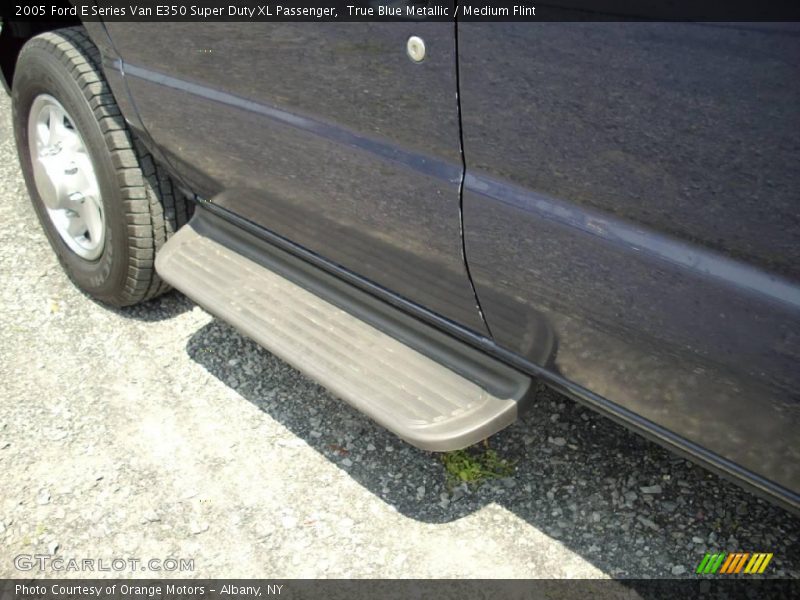 True Blue Metallic / Medium Flint 2005 Ford E Series Van E350 Super Duty XL Passenger
