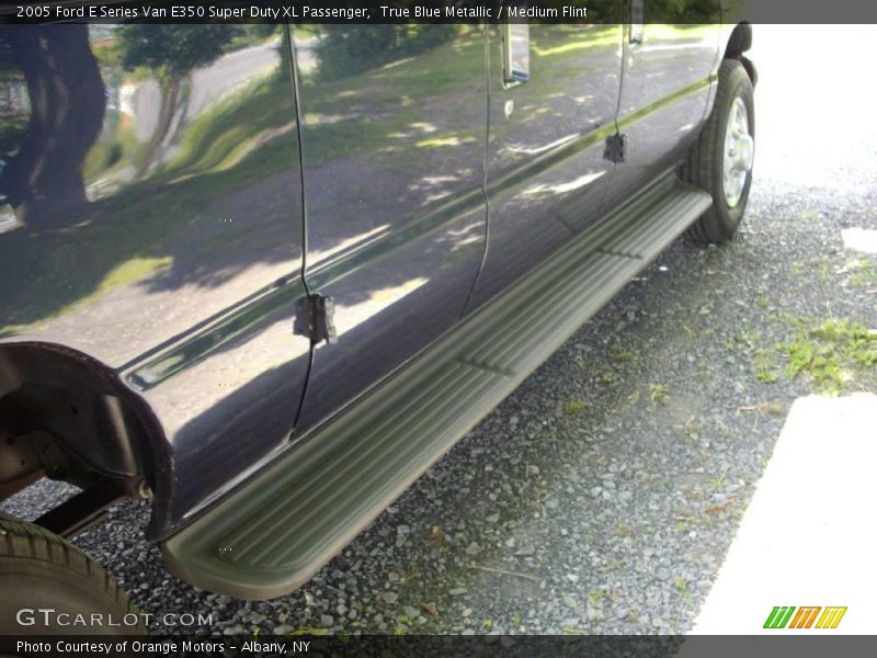 True Blue Metallic / Medium Flint 2005 Ford E Series Van E350 Super Duty XL Passenger