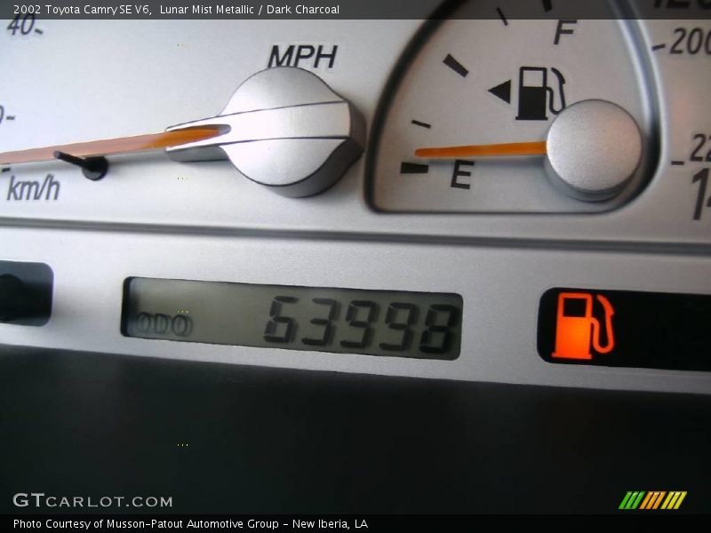 Lunar Mist Metallic / Dark Charcoal 2002 Toyota Camry SE V6