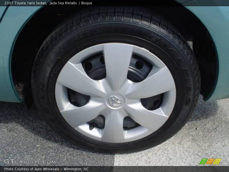 Jade Sea Metallic / Bisque 2007 Toyota Yaris Sedan