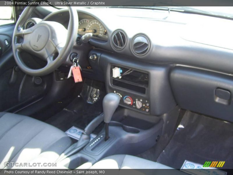 Ultra Silver Metallic / Graphite 2004 Pontiac Sunfire Coupe