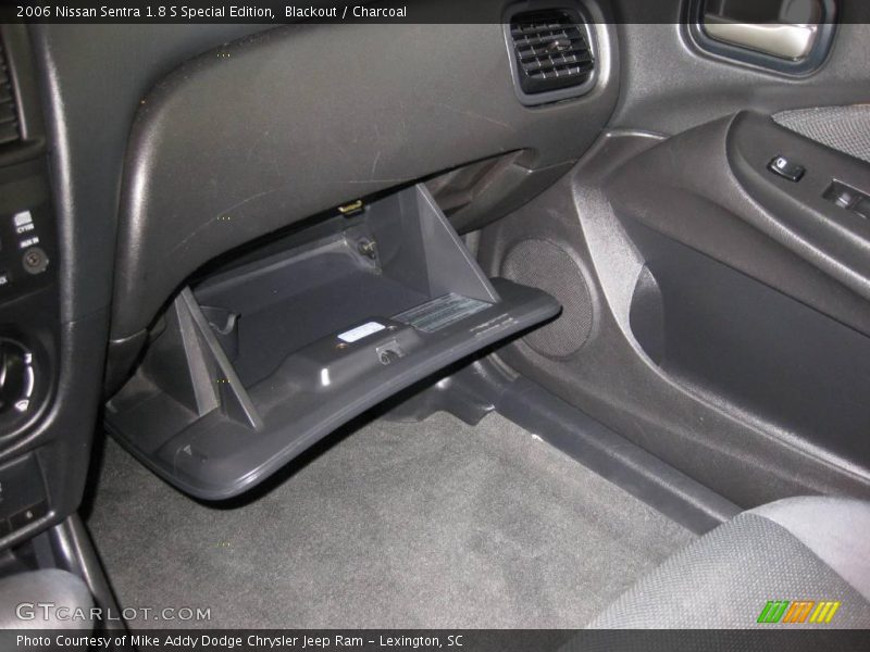 Blackout / Charcoal 2006 Nissan Sentra 1.8 S Special Edition